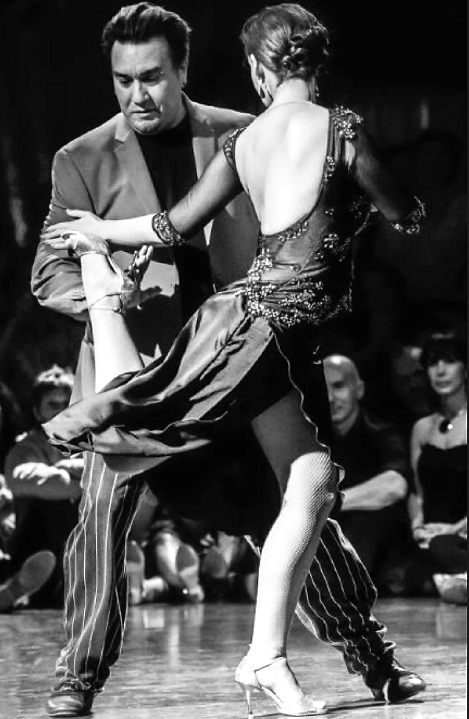 Chicho Frumboli and Juana Sepúlveda dancing on stage
